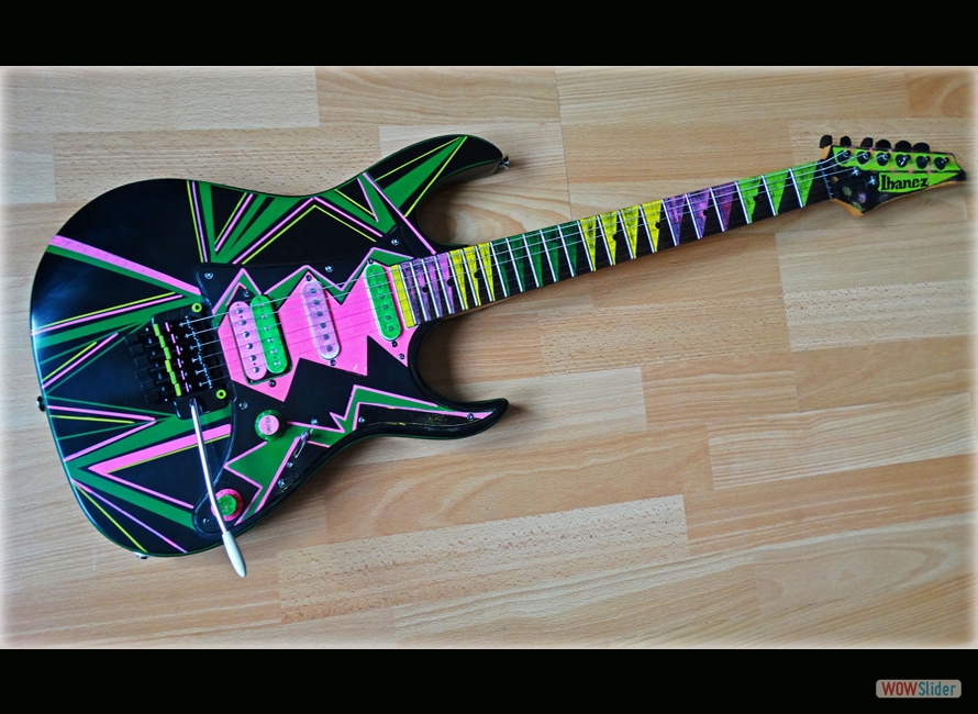 Guitar 5  (Verkocht/Verkauft/Sold)